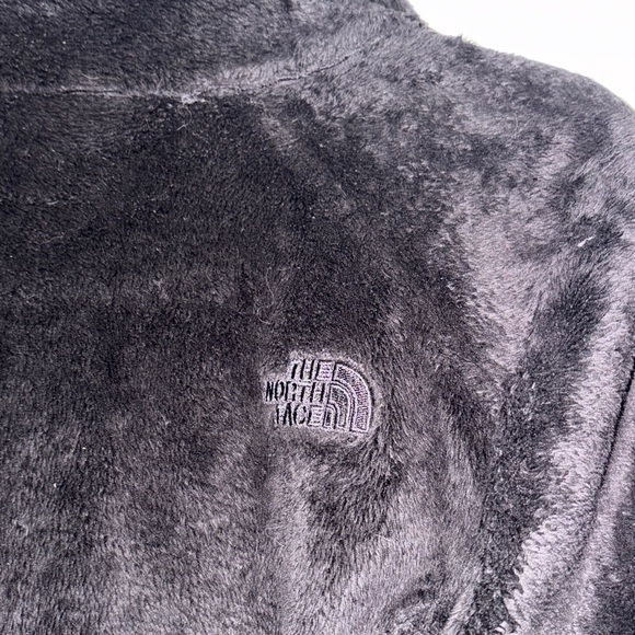 The North Face Women's Classic Black Teddy Jacket - Picture 9 of 9